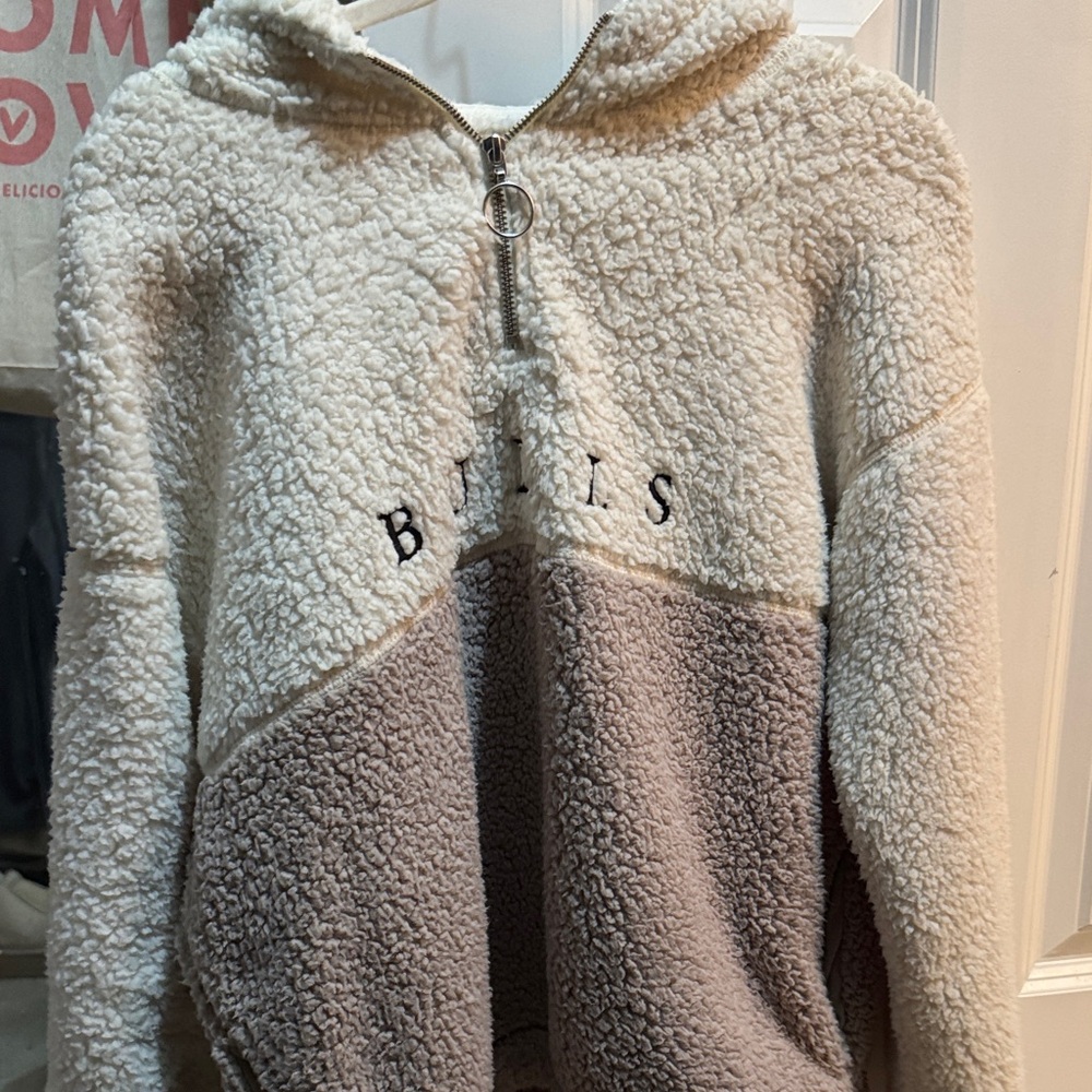 Cozy Two-Tone Chicago Bulls Sherpa Hoodie